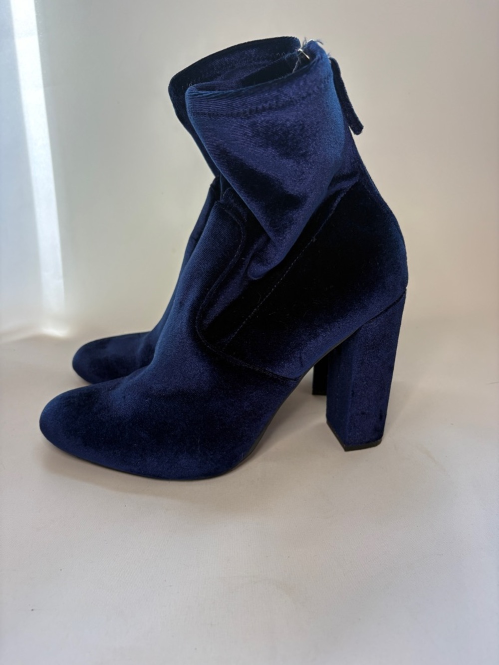 Steve Madden Brisk-V Navy Velvet Sock Booties Size 8.5 - Picture 4 of 9